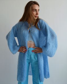 Синий толстый мохер кардиган Handknit теплый накидка Шик - Etsy Казахстан Mohair Vest, Mohair Sweater Knit, Buttoned Cardigan, Oversized Vest, Wool Sweaters Womens, Cardigan Oversized, Loose Knit Sweaters, Mohair Cardigan, Spring Sweater