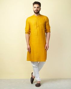 Grooms Wedding Attire, Long Kurta For Men, Mens Poses, Diwali Fashion, Indian Wedding Suits Men, Man Dress Design, Ethnic Wears