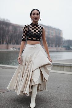 Feminine Street Style, Gallery Aesthetic, Autumn Winter 2023, Stylish Skirts, Eve Outfit, Runway Dresses, Summer Fashion Dresses, Minimal Outfit, Fashion Now