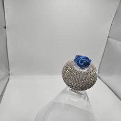 Soft Wire Ring With Turquoise And Blue Wire. Lightweight. Blue Ring Jewelry For Party, Blue Party Ring Jewelry, Elegant Blue Flower Ring As Gift, Elegant Adjustable Blue Flower Ring, Elegant Blue Adjustable Flower Ring, Unique Blue Crystal Round Ring, Blue Crystal Ring For Party, Unique Blue Crystal Promise Ring, Blue Flower Ring For Gift