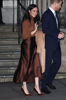 All Brown Outfit, Ducesa Kate, Estilo Meghan Markle, Princ Harry, Meghan Markle Outfits, Brown Outfits, Rok Outfit, Meghan Markle Style, Travel Canada