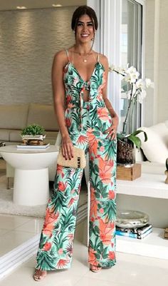 Luau Outfits, Summer Festival Fashion, Outfits Gorditas, Jumpsuit Outfits, Diy Vetement, Garment Pattern, Jumpsuit Outfit, Spring Fashion Outfits