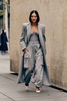 paris street style spring 2023 My Fashion Week Street Style, Women’s Street Style 2023, Street Style Fashion 2023, Women’s Street Fashion 2023, Streetwear Fashion Spring 2023, La Street Style 2022, Aw23 Street Style, Fashion Week 2023 Paris, Street Glam Fashion