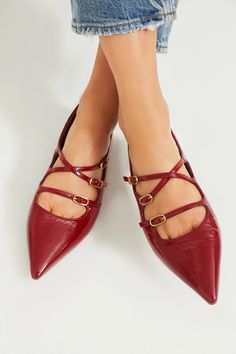 Deep Scarlet Cass Flats | Sam Edelman Pointy Toe Flats, Trend Style, Fall Accessories, Creativity And Innovation, Simple White, Modern Lifestyle, Ballet Flat, White Tee