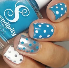 Nails Winter Blue, Designs For Nails, Mickey Nails, Dot Nails, Super Cute Nails, Glitter Gel Nails, Polka Dot Nails, Winter Blue, Dots Nails