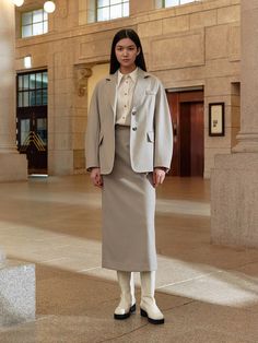 Fall Office Pencil Skirt Suit, Fall Workwear Pencil Skirt Suit, Fall Pencil Skirt Suit For Workwear, Beige Wool Skirt For Workwear, Beige Wool Skirt For Work, Fall Workwear Skirt Suit With Lined Skirt, Wool Skirt With Pockets For Work, Wool Workwear Skirt With Pockets, Line Stitch