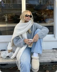 Soft girl, fall/ winter outfit 🍂🍂🍂 Ireland October Outfits, Midwest Winter Outfits, Ireland Outfit Fall, East Coast Fall Outfits, Amsterdam Outfit, Adrette Outfits, Winter Date Night Outfits, Cute Thanksgiving Outfits