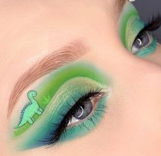 Eye makeup/ eye shadow looks/ green/ dinosaur Dragon Makeup, Makeup Eyeshadow Palette, Rave Makeup, Green Makeup, Unique Makeup