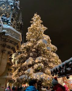 This or that ? 🎄❄️ Germany Aesthetic Christmas, Munich At Christmas, Munich Germany Christmas, Christmas In Munich, Munich Germany Winter, Germany At Christmas, Night Christmas Aesthetic, Christmas Aesthetic Tree, Frankfurt Germany Christmas