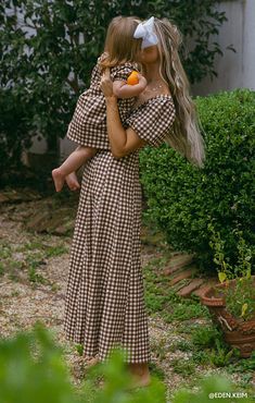 Midi Dress Brown, Maternity Dress Outfits, Brown Gingham, Maternity Bridesmaid Dresses, Boho Maternity, Anna Dress, Bridesmaid Colors, Brunch Dress, Plus Size Bridesmaid