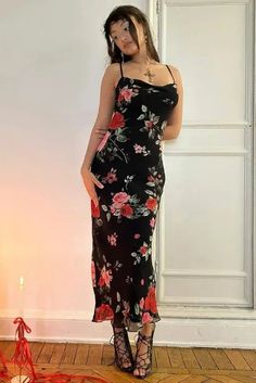 Embrace elegance with the Retro Floral Maxi Dress. Featuring a slim silhouette, sleeveless design, and alluring backless style, this dress exudes timeless sophistication. Details: Elasticity: Non Strech Fabric Type: POLYESTER Pattern Type: Print Silhouette: A-LINE Neckline: slash neck Decoration: Backless Material: POLYESTER Size (IN) Bust Waist Hip Length S 27.17-34.25 24.41-27.56 30.31-35.83 45.28 M 28.74-35.83 25.98-29.13 31.89-37.40 46.06 L 30.31-37.40 27.56-30.71 33.46-38.98 46.85 XL 31.89-38.98 29.13-32.28 35.04-40.55 47.64 Essential Wardrobe Pieces, Backless Maxi Dress, Elegant Maxi Dress, Backless Maxi Dresses, Costume Outfits, Floral Sleeveless, Retro Floral, Sleeveless Maxi Dress, Floral Maxi