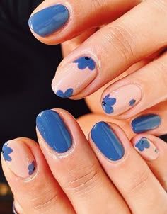 Pink And Blue Spring Nails, Blue With White Flower Nails, Blue With Flowers Nails, Dark Blue Nails With Flowers, Gel Nail Designs Flowers, Forget Me Not Nails, Pink And Blue Nails Design, Blue Natural Nails, Blue Nails Flower