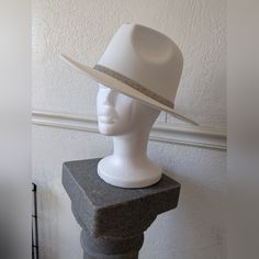 Complete Your Summer Look In This Gorgeous Fedora Style Hat On White. Brim: 2 1/2 In. Head Circumference: 23 In. (Hat Size Is Adjustable) Never Worn. White Fedora Hat, White Fedora, Fedora Style, Summer Look, Fedora Hat, Head Circumference, Hat Sizes, Hat Fashion, Summer Looks