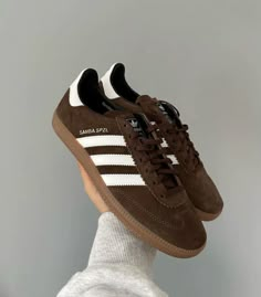 Looks Adidas, Shoe Wishlist, Brown Sneakers, Hype Shoes, Fall Shoes, Swag Shoes, Trendy Shoes