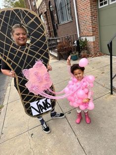 Halloween Costumes For Kids Diy, Halloween Costumes Easy, Funny Tiktoks, Halloween Express, Diy Halloween Costumes Easy, Group Halloween Costumes