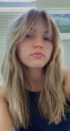 Blonde Layered Hair, Blonde Hair With Bangs, Dirty Blonde Hair, Blonde Hair Inspiration, Flat Hair, Texturizer On Natural Hair, Hair Texture