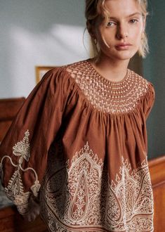 Sezane Dress, Fashion Design Classes, Trendy Outfit Inspo, Smocking Patterns, Ethno Style, Frock Fashion, Resort Fashion, Blouse Pattern Sewing, Shirts And Blouses