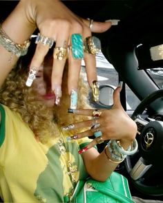 Kali Aesthetic, Chunky Jewelry Aesthetic, Maximalism Jewelry, Gold Jewlry, Mode Hippie, Y2k Accessories