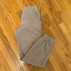 -Perfect Condition -Never Worn -One Size -Super Soft Brandy Anastasia Sweatpants, Brandy Melville Wide Leg Sweatpants, Brandy Melville Flare Sweatpants, Black Brandy Melville Sweatpants, Gray Brandy Melville Sweatpants, John Galt, Brandy Melville, Brandy, Light Brown