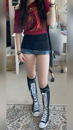 Xxhi Converse, Outfit Inspo Emo, Alt Sneakers, Emo Summer Outfits, Converse Knee High, Emo Grunge Aesthetic, Outfit Emo