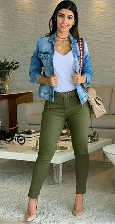 Fashion Article, Green Pants Outfit, Don Pedro, Minimalism Fashion, Olive Pants, Fashion 90s, Fashion Queen, Fashion Skirts, Green Pants