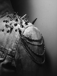 Punk Mode, Studs And Spikes, Diy Jacket, Studded Denim