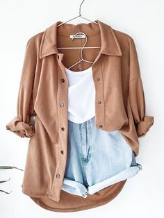 Casual Summer Outfits For Women 20s Classy, Casual Outfits For San Francisco, Comfy End Of Summer Outfits, Fall Shorts Outfit Casual, Fashion Inspo Outfits For Moms, Boho Suits Women, Classic Casual Dresses For Women, Women’s Beach Fashion, Cute Simple Date Outfits Summer