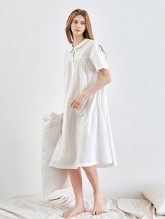 Composition : Cotton 100%Color : White, White + PackagingCountry of Origin : China White Relaxed Fit Dress For Loungewear, White Midi Dress For Loungewear, White Summer Sleep Dress, White Feminine Dress With Relaxed Fit, White Cotton Short Sleeve Nightgown, Casual Short Sleeve Nightgown For Spring, Chic White Sleep Dress, Feminine White Summer Nightgown, Feminine White Nightgown For Summer