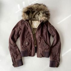 Bella Swan Jacket, Twilight Bella, Dream Wishlist, Digital Wardrobe, Y2k Fits, I Follow Back, Thrift Inspo, Grade 10, Cute Coats