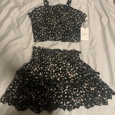 Adorable Black With White Flower Set. Includes Skirt And Cropped Top. New With Tags Size Small Tye Dye Skirt, Skirt Set Outfit, Matching Top And Skirt, Skirt Top Set, Pink Floral Skirt, Tank Top Skirt, White Pleated Skirt, Full Midi Skirt, Overall Skirt