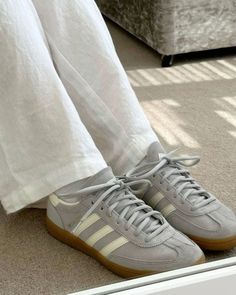 Adidas Samba Gray, Grey Spezial Adidas Outfit, Gray Adidas Shoes Outfit, Adidas Samba Grey, Grey Spezial Adidas, Grey Sambas, Adidas Shoes Outfit Women, Becky Core, Grey Adidas Shoes