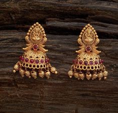 Gold Jumkas, Jhumka Designs, 22k Gold Earrings, Cutwork Blouse, Gold Earrings Models, Cutwork Blouse Designs, Anarkali Dress Pattern, Earring Trends, Gold Jewelry Earrings