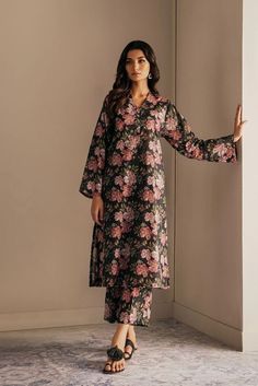 SUIT - DUPPATA Dress Design For Eid, Stylish Kurtis Design, Trendy Trouser, Printed Suit, Simple Kurta Designs, Womens Trendy Dresses, Stylish Short Dresses, Desi Fashion Casual