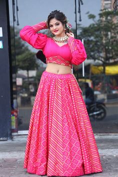 Blouse And Chaniya Design, Chaniya Choli Hairstyles, Blouse Petan New, Chaniyacholi Blouse Designs Latest, Chaniya Choli Blouse Design, Long Skirt Top Designs, Choli Blouse Design, Choli Design