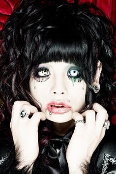 Guro Lolita inspiration Mejibray Meto, Creepy Cosplay, Meto Mejibray, J Rock, Band Pictures, Cute Cats Photos, Mystical Creatures