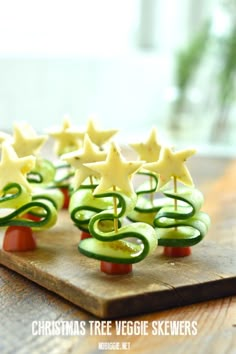 christmas tree veggie skewers on a cutting board