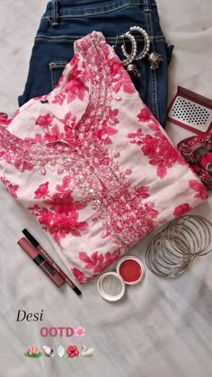 #fashion #aesthetic #desi #ootd #indianfashion #outfits  #makeupoftheday Kurti Fashion Casual, Kurti And Shoes Outfit, Kurti Styling Ideas For College, Traditional Casual Outfits, Indian Kurti Outfit Ideas, Indian Aesthetic Kurti, Desi Look Outfits, Aesthetic Desi Fits, Kurti With Jeans Outfit Ideas