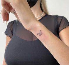 Pin de Nova Christie en INKED | Mariposas para tatuar, Tatuajes minimalistas, Tatuajes petite New Creation Tattoo, Trendy Tattoo Ideas, Petit Tattoo, Cute Hand Tattoos, Sharpie Tattoos, Trendy Tattoo