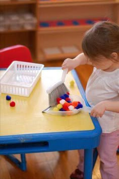 Balayer Montessori Lessons, Practical Life Activities, Montessori Practical Life, Montessori Toddler Activities, Montessori Ideas, Montessori Education, Montessori Classroom, Montessori Baby, Tot School