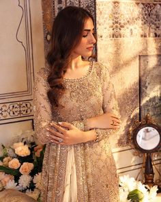 ✨ 𝑬𝒍𝒆𝒈𝒂𝒏𝒕 𝑶𝒇𝒇-𝑾𝒉𝒊𝒕𝒆 𝑪𝒉𝒊𝒇𝒇𝒐𝒏 𝑬𝒏𝒔𝒆𝒎𝒃𝒍𝒆 ✨ Embrace sophistication with our stunning ivory chiffon shirt and dupatta, adorned with exquisite zardozi work. Paired with a delicate off-white gharara, this hand-worked ensemble is perfect for brides seeking a timeless and graceful look. Elevate your bridal wardrobe with this enchanting outfit! #indianbridalwear #bridalgown #nikkahdress #traditionalweddings #bridalinspiration #bridesofpakistan #pakistanibrides #rungmahal Gharara Dress, Bridal Gharara, Pakistani Bridal Dress, Dupatta Style, Bridal Wardrobe, Bride And Groom Outfits, Zardosi Work, Nikkah Dress, Pakistani Wedding Dress