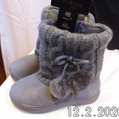 New Without Box Item# Tx401 Toddler 6 Cute Fur Boots, Pom Pom Boots, Cute Winter Boots, Fuzzy Boots, Winter Mode, 2000s Fashion Outfits, Girly Shoes, Shoe Inspo, Cute Boots