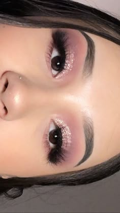 Xv Pink Makeup, Simple Makeup Looks For Quinceanera, Pink Quince Makeup Looks, Light Pink Quince Makeup, Pink Quince Makeup, Pink Hoco Makeup, Xv Makeup, Romantic Eye Makeup, Sweet 16 Makeup