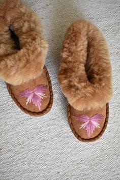 Beautiful, unique, traditional, 100% handmade sheepskin moccasins slippers are made from natural leather and sheep wool. Small leather pieces and sheepskin leftovers are turned into beautiful and one of a kind home shoes. Our slippers are very soft and comfortable. Perfect on rheumatic pain and are hypoallergenic. Outer: sheepskin; Sole: harden suede leather ( will soften after 2-3 days) Insole: wool lining Please note - because of handmade nature of this slippers colour shade, or thread might d Home Shoes, Moccasins Slippers, Leather Pieces, Sheep Wool, Color Shades, Natural Leather, Womens Slippers, Moccasins, Suede Leather