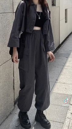 Tomboy Style Outfits, Swaggy Outfits, Tomboy Fashion, Edgy Outfits, Korean Outfits, Teen Fashion Outfits, Retro Outfits, Cute Casual Outfits, Street Fashion