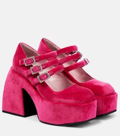 Bulla Marietta velvet platform pumps in pink - Nodaleto | Mytheresa Alexander Mcqueen Clothing, Bridal Bag, Red Accessories, Rings Jewelry Fashion, Pink Pumps, Classic Bags, Evening Shoes, Pretty Shoes, Summer Accessories