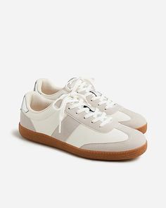 30+ Chic Business Casual Work Outfits with Sneakers That Perfectly Blend Comfort and Style Business Casual Sneakers, Usa Swimming, Business Chic, Jcrew Collection, Sneakers For Women