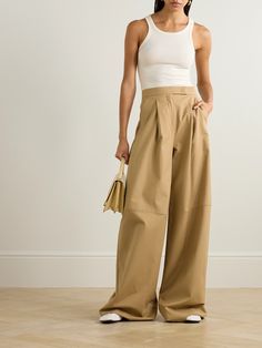 Max Mara's 'Avoriaz' pants showcase the brand's eye for refined staples. They're cut from cotton-blend in a warm sand shade with wide, pleated legs that pool at the floor. Style them as a suit with the coordinating blazer from our edit. Sand Pants Outfit, Wide Leg Tan Pants Outfit, Summer Style Guide, Tan Legs, Flat Dress Shoes, Dress Flats, Exclusive Dress, Pantalon Large, Short En Jean