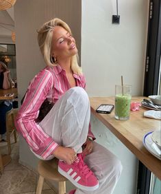 Pink Adidas Outfit, Campus Adidas, Campus Outfit, Djerf Avenue, Skandinavian Fashion, Pastel Outfit, Copenhagen Style