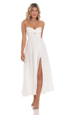 Front Twist Midi Dress in White White Dress Long Casual, Senior Pictures Dresses, Flowy Sundress, Rehearsal Dinner Outfits, White Flowy Dress, Beach White Dress, Beachy Dresses, White Bridal Shower, Cute White Dress