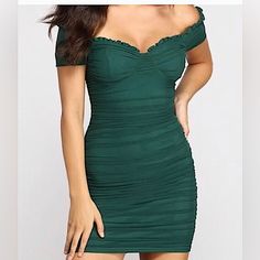 Stunning Sweetheart Mesh Mini Dress In Green, Size Small, Never Worn Dark Green Hoco Dress, Dark Green Formal Dress, Dark Green Mini Dress, Dark Green Mini Dresses, Green Hoco Dress, Dresses Windsor, Red Leather Dress, Light Blue Mini Dress, Skater Skirt Dress